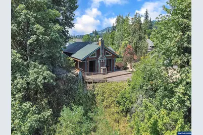 328 S 1st St, Mill City, OR 97360 - Photo 2