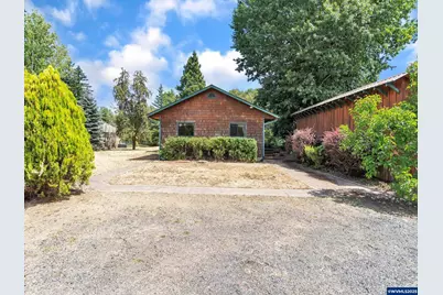 328 S 1st St, Mill City, OR 97360 - Photo 12