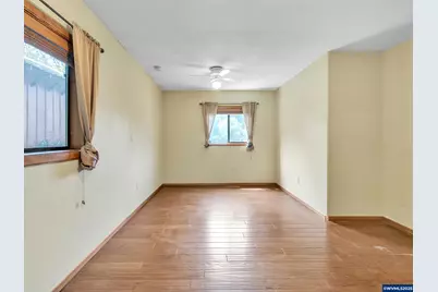 328 S 1st St, Mill City, OR 97360 - Photo 42