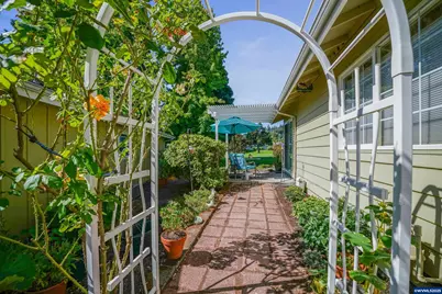 1624 Sunrise Cir NW, Salem, OR 97304 - Photo 34