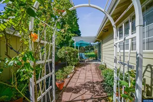 1624 Sunrise Cir NW, Salem, OR 97304 - Photo 34