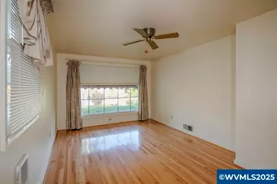 578 23rd St NE, Salem, OR 97301 - Photo 16