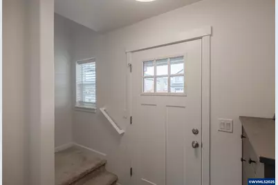 1819 SE Blueberry St, Dallas, OR 97338 - Photo 4