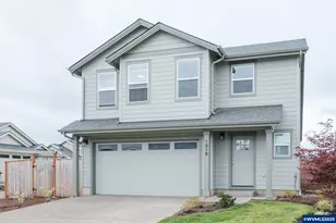 1819 SE Blueberry St, Dallas, OR 97338 - Photo 2