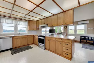 21303 S Central Point Rd, Oregon City, OR 97045 - Photo 40