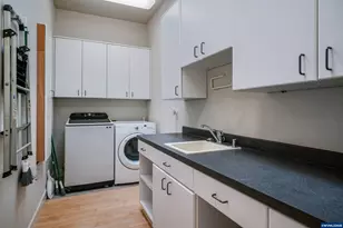 7002 Rainbow Dr SE, Salem, OR 97306 - Photo 18