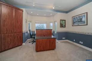 7002 Rainbow Dr SE, Salem, OR 97306 - Photo 6