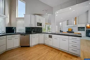 7002 Rainbow Dr SE, Salem, OR 97306 - Photo 14