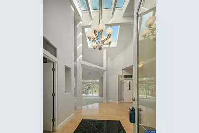 7002 Rainbow Dr SE, Salem, OR 97306 - Photo 4