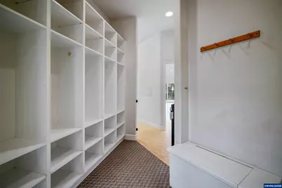 7002 Rainbow Dr SE, Salem, OR 97306 - Photo 16