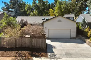 5573 Sugar Plum St SE, Salem, OR 97306 - Photo 2