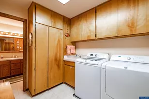 23547 Woods Creek Rd, Philomath, OR 97370 - Photo 28