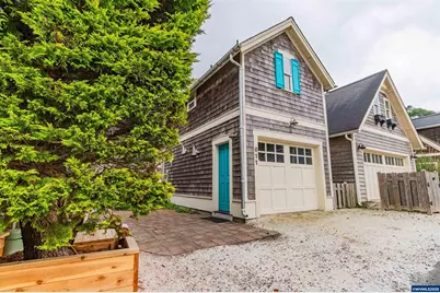611 SW 27th Wy, Lincoln City, OR 97367 - Photo 22