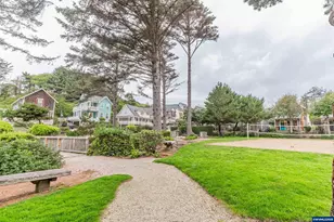 611 SW 27th Way, Lincoln City, OR 97367 - Photo 24