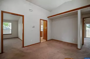 484 Travis Ct NE, Salem, OR 97301 - Photo 8