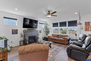 449 NE Pine St, Sublimity, OR 97385 - Photo 12