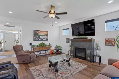 449 NE Pine St, Sublimity, OR 97385 - Photo 10