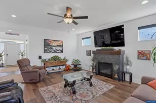 449 NE Pine St, Sublimity, OR 97385 - Photo 10