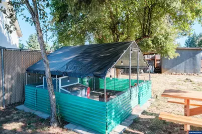 1128 29th Av, Sweet Home, OR 97386 - Photo 34