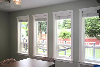 2511 Robinhood Ln NW, Albany, OR 97321 - Photo 10