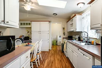 773 S Grice Lp, Jefferson, OR 97352 - Photo 10