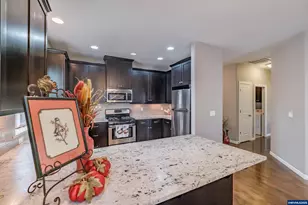 2414 Cherry Blossom Dr NW, Salem, OR 97304 - Photo 10