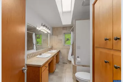 402 Northside Rd, Sutherlin, OR 97479 - Photo 32