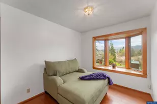 402 Northside Rd, Sutherlin, OR 97479 - Photo 28