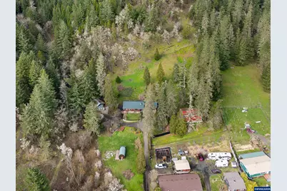 402 Northside Rd, Sutherlin, OR 97479 - Photo 12