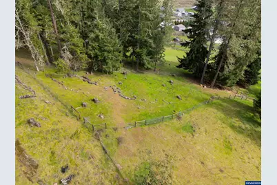 402 Northside Rd, Sutherlin, OR 97479 - Photo 10