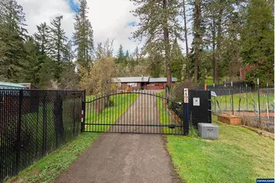 402 Northside Rd, Sutherlin, OR 97479 - Photo 46