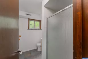 402 Northside Rd, Sutherlin, OR 97479 - Photo 38