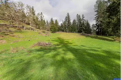 402 Northside Rd, Sutherlin, OR 97479 - Photo 8