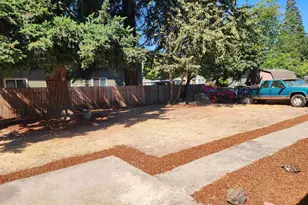 4061 Hawthorne Ave NE, Salem, OR 97301 - Photo 12