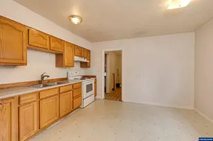 3030 Doughton St S St, Salem, OR 97302 - Photo 8