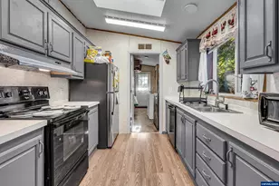 300 Western St SE, Albany, OR 97322 - Photo 12