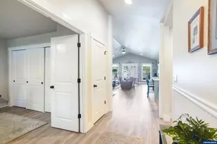 1176 Gwinn Street E, Monmouth, OR 97361 - Photo 4