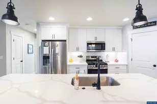 1176 Gwinn Street E, Monmouth, OR 97361 - Photo 18