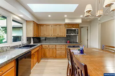1445 Acacia Dr S, Salem, OR 97302 - Photo 12