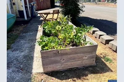 210 Hoyt St S, Salem, OR 97302 - Photo 20