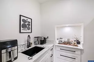 653 NW East Thornton Lake Dr, Albany, OR 97321 - Photo 12