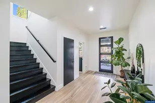 653 NW East Thornton Lake Dr, Albany, OR 97321 - Photo 6