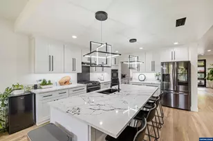 653 NW East Thornton Lake Dr, Albany, OR 97321 - Photo 8