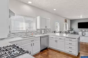 4875 Lisa St NE, Salem, OR 97305 - Photo 16