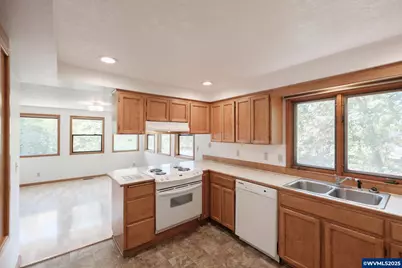 320 N Gun Club Rd, Independence, OR 97351 - Photo 10