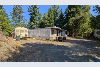 900 Old Cabin Dr, Glide, OR 97443 - Photo 6