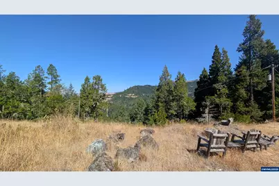 900 Old Cabin Dr, Glide, OR 97443 - Photo 6