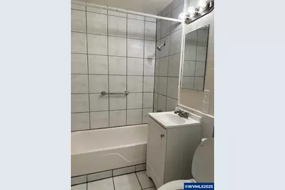 2870 Lancaster Dr NE, Salem, OR 97305 - Photo 18