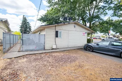 2870 Lancaster Dr NE, Salem, OR 97305 - Photo 6