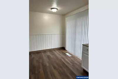2870 Lancaster Dr NE, Salem, OR 97305 - Photo 14
